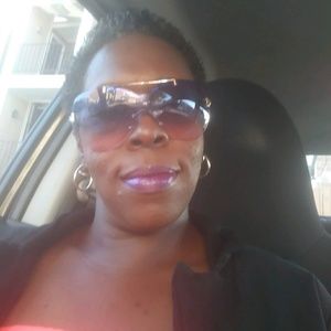 Meet your Posher, Lorethea